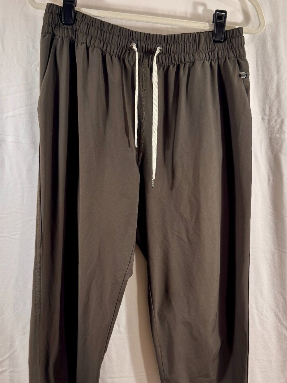 Vuori Women's Jogger Pants Size Large Performance Stretch Drawstring